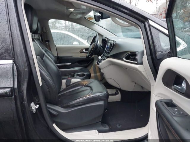 2018 CHRYSLER PACIFICA 2C4RC1BGXJR260928 Photo 4
