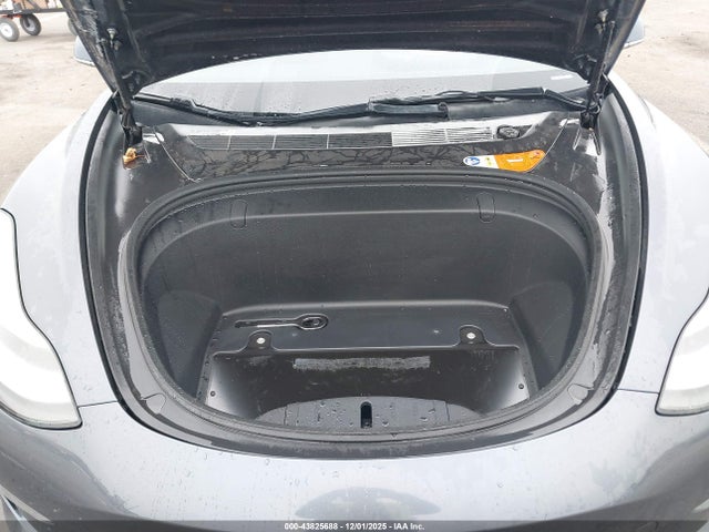 2018 TESLA MODEL 3 5YJ3E1EA3JF019960 Photo 9