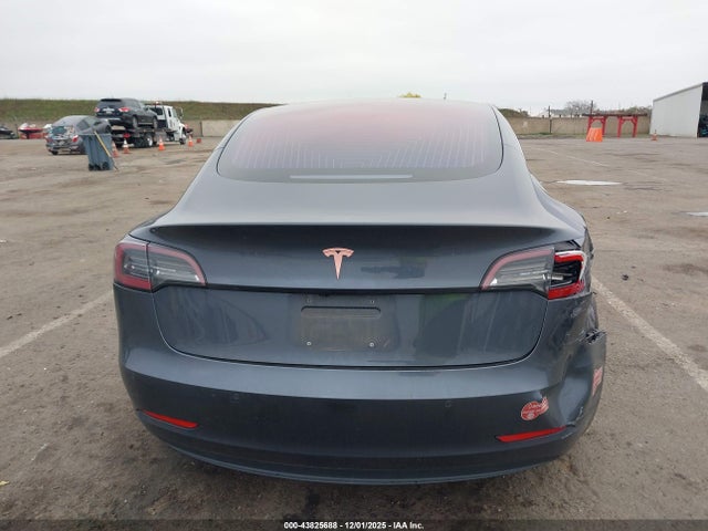 Tesla Model 3 Long Range/mid Range 2018 5YJ3E1EA3JF019960 Image 15