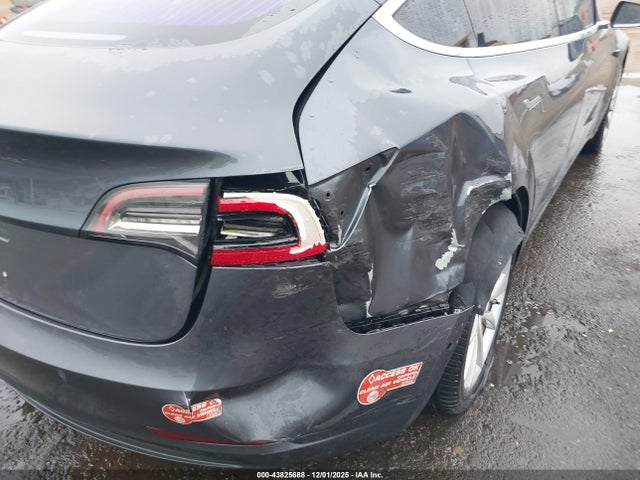 2018 TESLA MODEL 3 5YJ3E1EA3JF019960 Photo 5