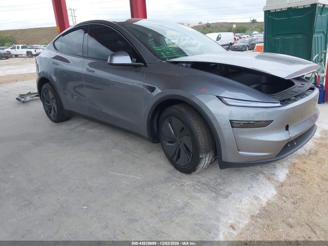 2026 TESLA MODEL Y 7SAYGDEE0TA399976 Photo 0