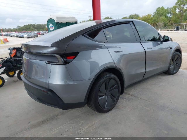 2026 TESLA MODEL Y 7SAYGDEE0TA399976 Photo 3