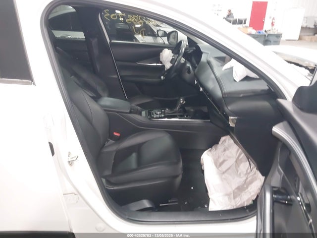 43825703 :رقم المزاد ، 3MVDMBCL3NM416554 vin ، 2022 Mazda Cx-30 Preferred مزاد بيع