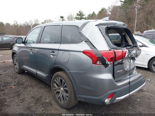 2018 MITSUBISHI OUTLANDER JA4AD2A30JZ049395 Photo 2