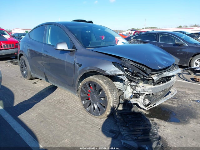 2023 TESLA MODEL Y 7SAYGDEF6PF702678 Photo 0