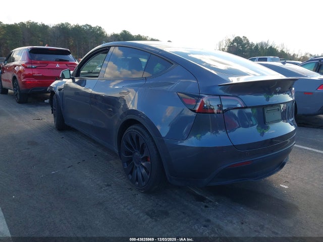 2023 TESLA MODEL Y 7SAYGDEF6PF702678 Photo 2