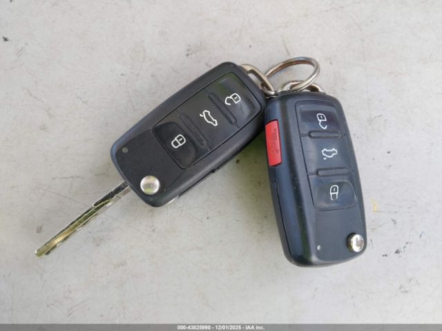 2013 VOLKSWAGEN PASSAT 1VWBP7A31DC045018 Photo 10