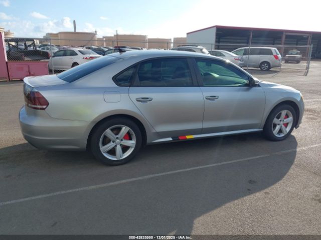 2013 VOLKSWAGEN PASSAT 1VWBP7A31DC045018 Photo 3