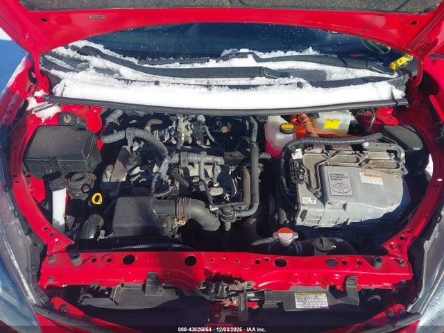 JTDKDTB35G1132858 Toyota Prius C Two