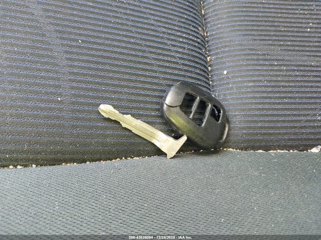 JTDKDTB35G1132858 Toyota Prius C Two