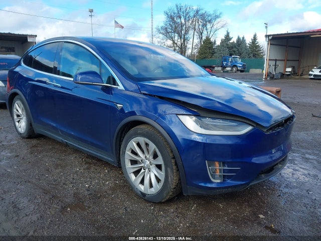 2017 TESLA MODEL X 5YJXCBE26HF039250 Photo 0