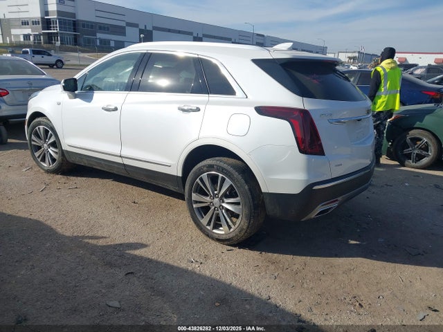 2021 CADILLAC XT5 1GYKNDRS7MZ171670 Photo 2