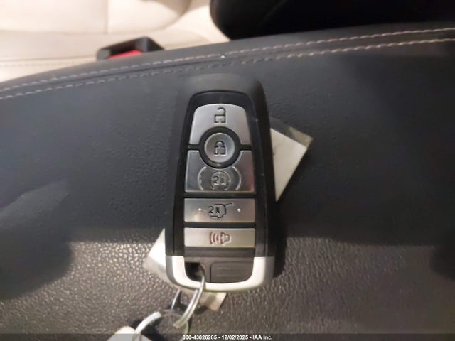 Продаж на аукціоні авто 2020 Ford Escape Titanium, vin: 1FMCU9J94LUB07967, номер лоту: 43826285