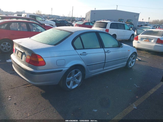 2005 Bmw 325i მანქანა იყიდება აუქციონზე, vin: WBAET374X5NJ90498, აუქციონის ნომერი: 43826538