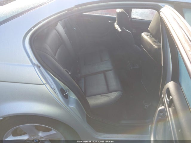 2005 Bmw 325i მანქანა იყიდება აუქციონზე, vin: WBAET374X5NJ90498, აუქციონის ნომერი: 43826538
