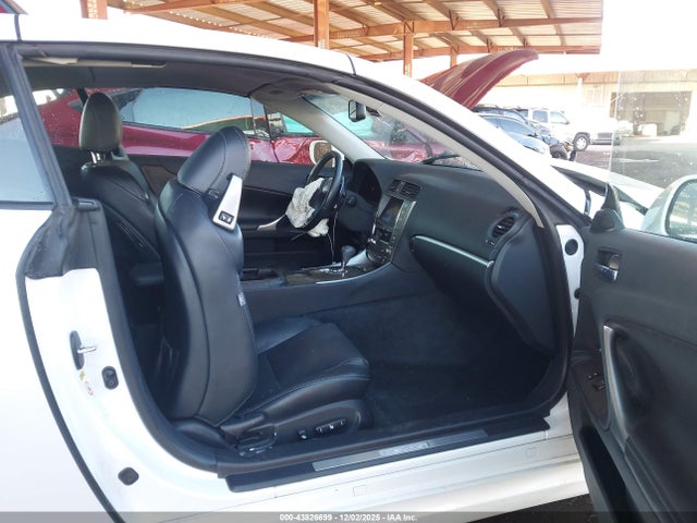 43826699 :رقم المزاد ، JTHFE2C24C2508161 vin ، 2012 Lexus Is 350c مزاد بيع