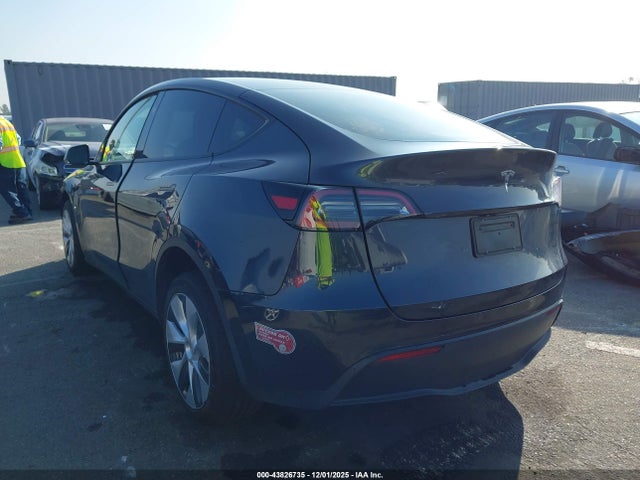 2024 TESLA MODEL Y 7SAYGDED7RF092209 Photo 2