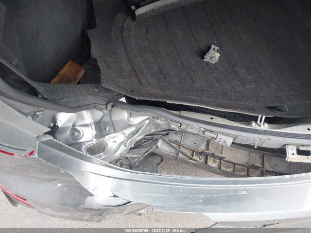 KMHD74LFXHU408719 Hyundai ELANTRA SE