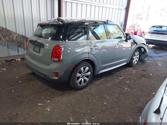 2017 MINI COUNTRYMAN WMZYV5C30H3E01245 Photo 3