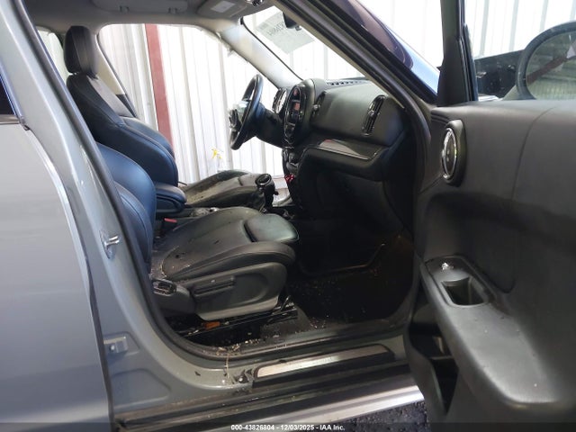 2017 MINI COUNTRYMAN WMZYV5C30H3E01245 Photo 4