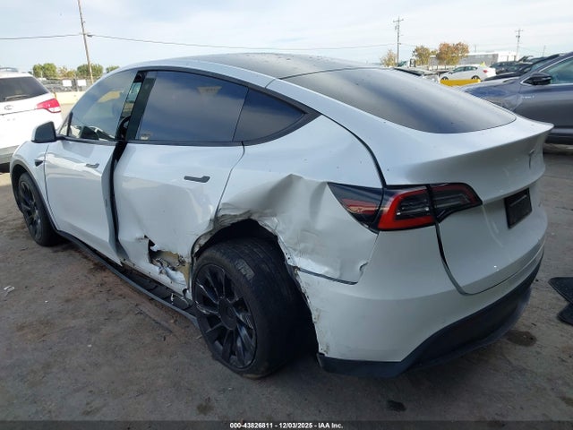 2020 TESLA MODEL Y 5YJYGDEE6LF048473 Photo 2