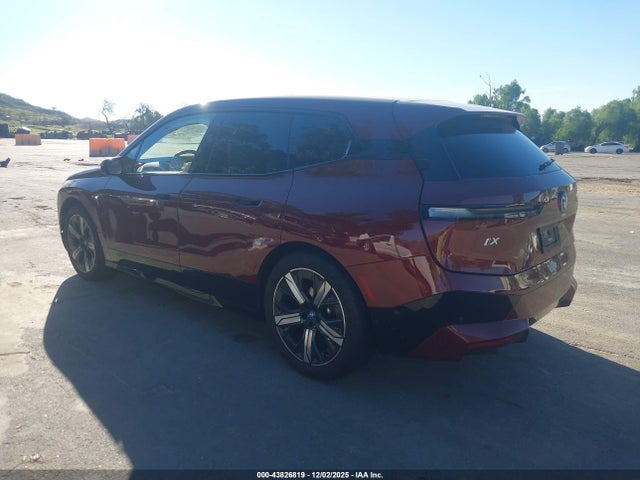 2022 BMW IX WB523CF08NCK51519 Photo 2