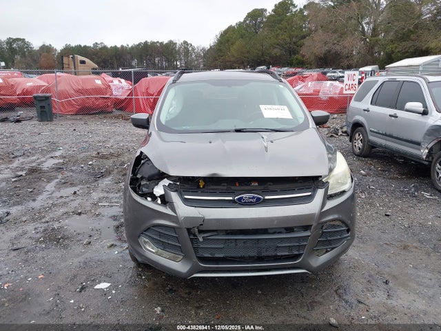 1FMCU0GX8EUA57823 Ford ESCAPE SE