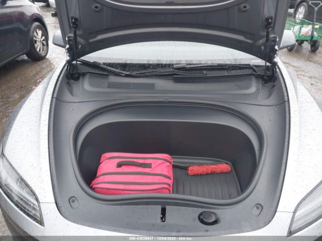 2025 TESLA MODEL 3 5YJ3E1EA8SF930500 Photo 9