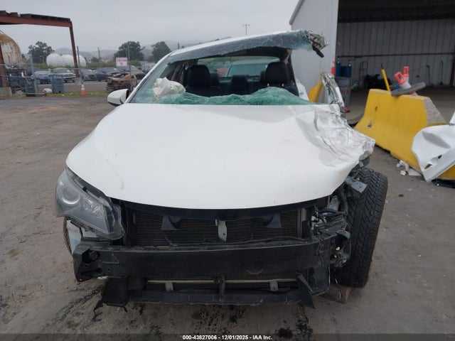 4T1BF1FK1FU102118 Toyota CAMRY SE