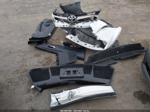 4T1BF1FK1FU102118 Toyota CAMRY SE