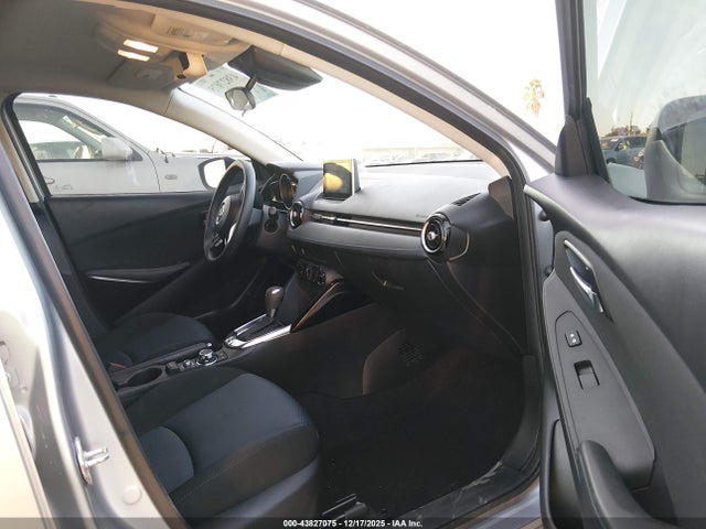 3MYDLBYV6HY189468 Toyota YARIS IA