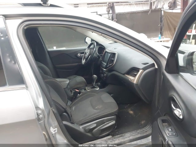 1C4PJMCS3FW788214 Jeep Cherokee Latitude