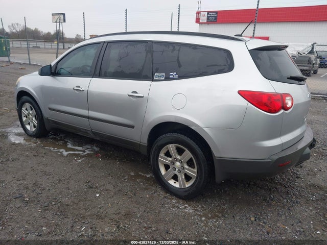 2012 CHEVROLET TRAVERSE 1GNKREED3CJ398849 Photo 2