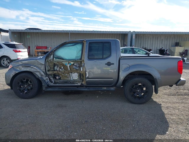 1N6AD0ER8JN738260 Nissan Frontier Sv