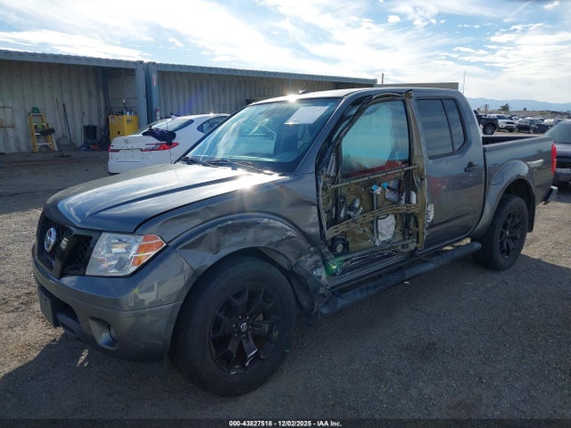 1N6AD0ER8JN738260 Nissan Frontier Sv