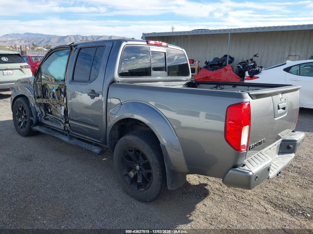 1N6AD0ER8JN738260 Nissan Frontier Sv