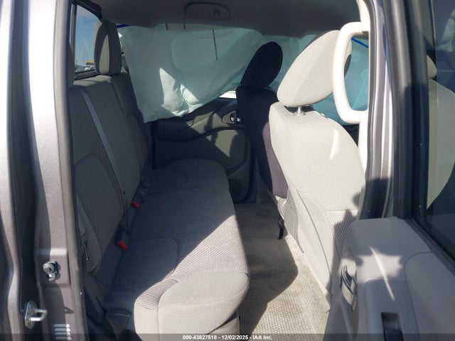 1N6AD0ER8JN738260 Nissan Frontier Sv