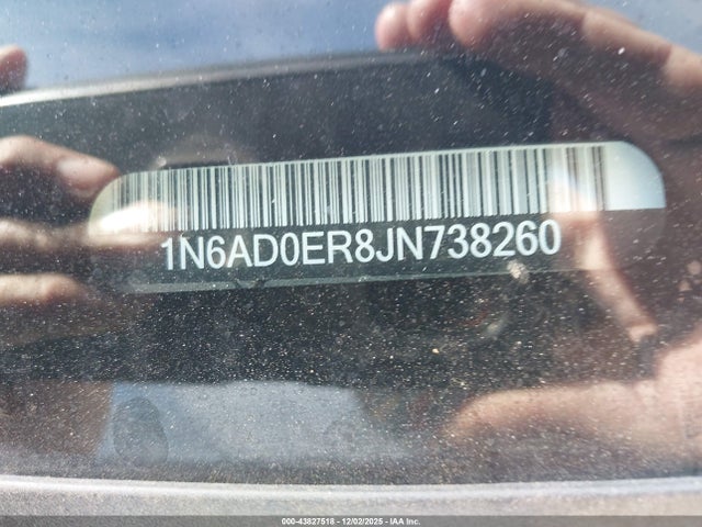 1N6AD0ER8JN738260 Nissan Frontier Sv