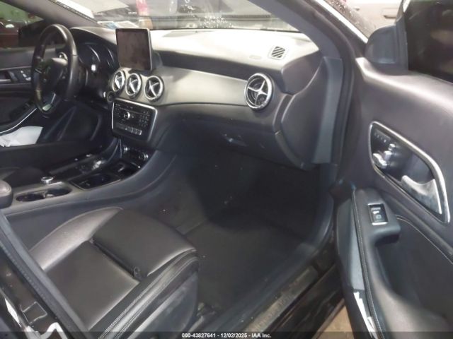 2017 MERCEDES-BENZ CLA 250 WDDSJ4EB0HN429845 Photo 4