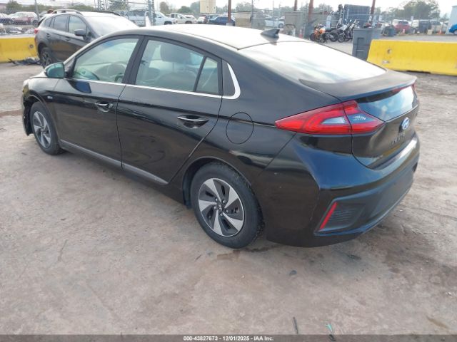 2017 HYUNDAI IONIQ HYBRID KMHC75LC9HU031632 Photo 2