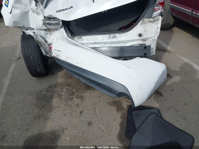 2T1BURHE5GC667065 Toyota COROLLA LE