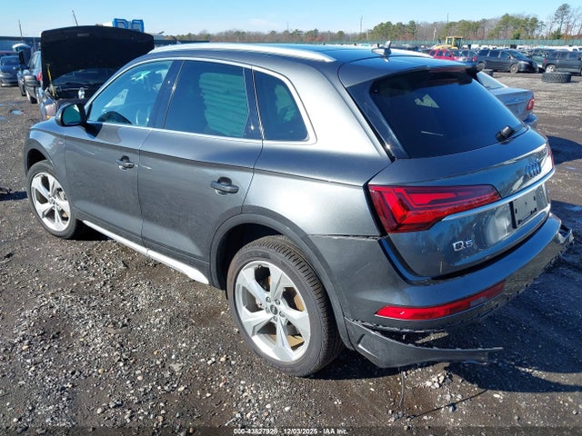 2022 AUDI Q5 WA1EAAFY7N2113875 Photo 2