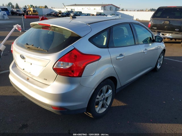 Ford FOCUS SE 2014 1FADP3K28EL313371 Image 4