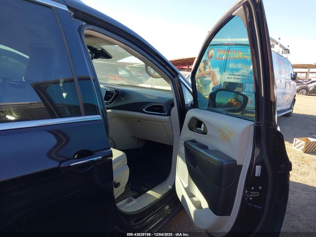 2C4RC1EG9HR764179 Chrysler Pacifica Touring-l Plus