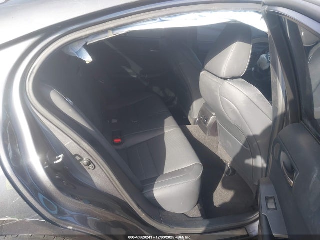 43828241 :رقم المزاد ، JTHGZ1B26P5063611 vin ، 2023 Lexus Is 350 F Sport مزاد بيع