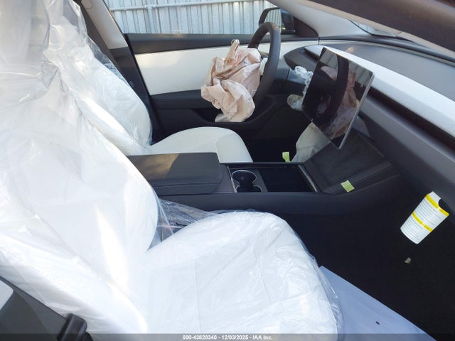 43828340 :رقم المزاد ، 5YJ3E1EA0SF075825 vin ، 2025 Tesla Model 3 Long Range Rear-wheel Drive/standard Rear-wheel Drive مزاد بيع