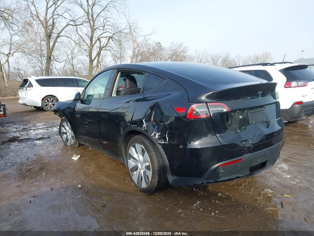 2023 TESLA MODEL Y 7SAYGDEE2PA075837 Photo 2