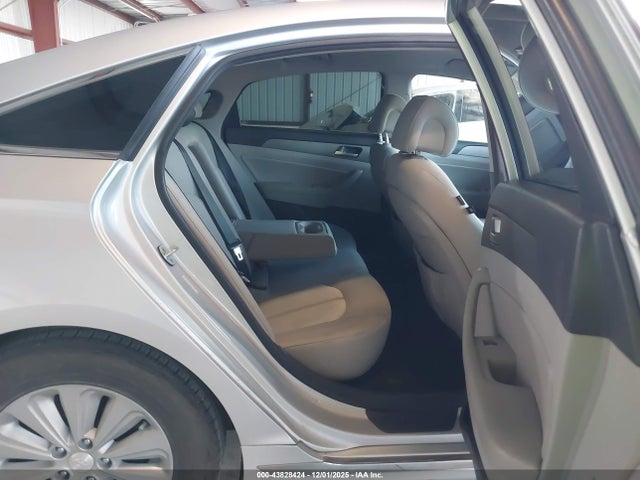 2016 Hyundai Sonata Hybrid Se მანქანა იყიდება აუქციონზე, vin: KMHE24L11GA011875, აუქციონის ნომერი: 43828424