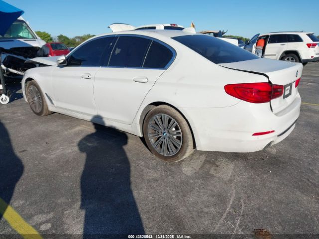 2019 BMW 530I WBAJA5C59KWW21594 Photo 2
