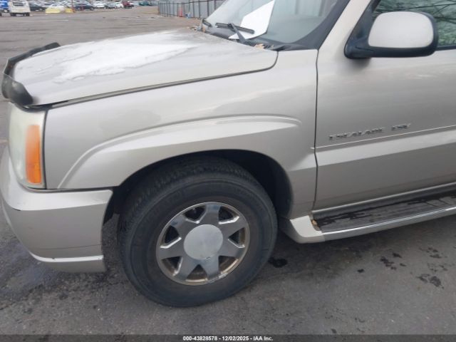 2004 CADILLAC ESCALADE ESV 3GYFK66N24G245260 Photo 5